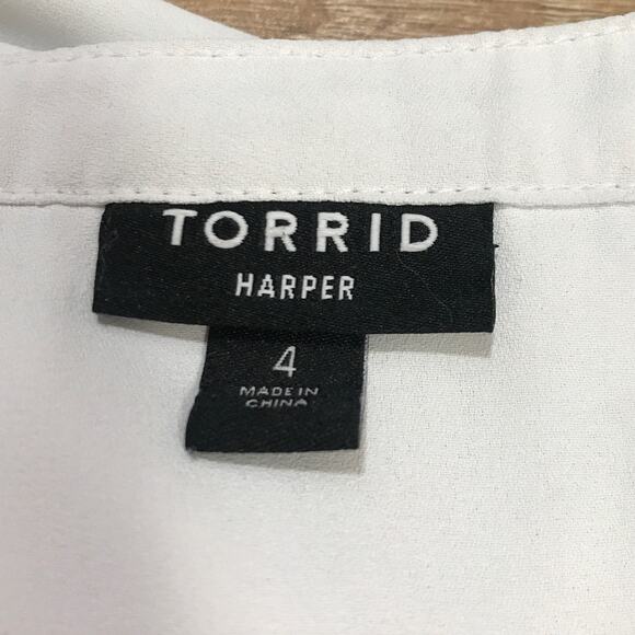 Torrid Harper Silky White V-Neck Short Sleeve Top 4X - Picture 3 of 5